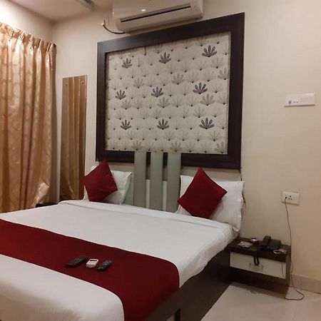 Hotel White House Poona Buitenkant foto