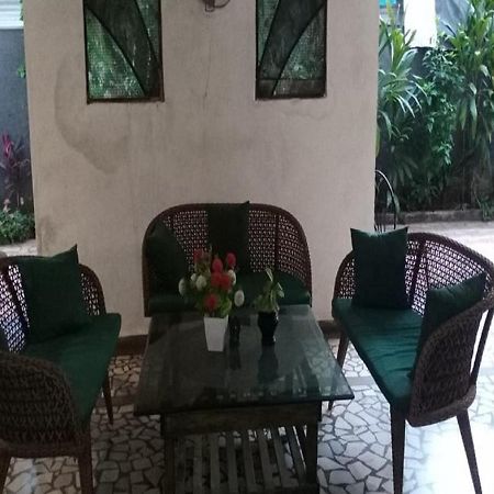 Hotel White House Poona Buitenkant foto