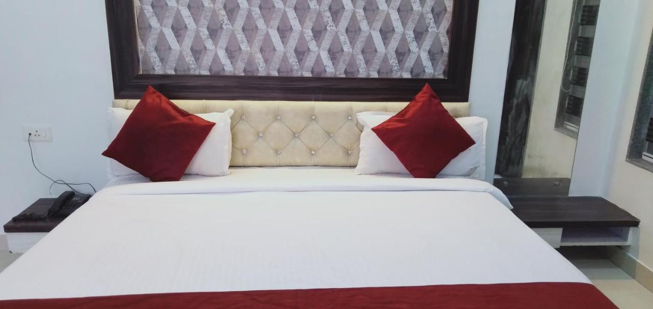 Hotel White House Poona Buitenkant foto