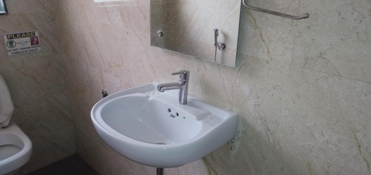 Hotel White House Poona Buitenkant foto