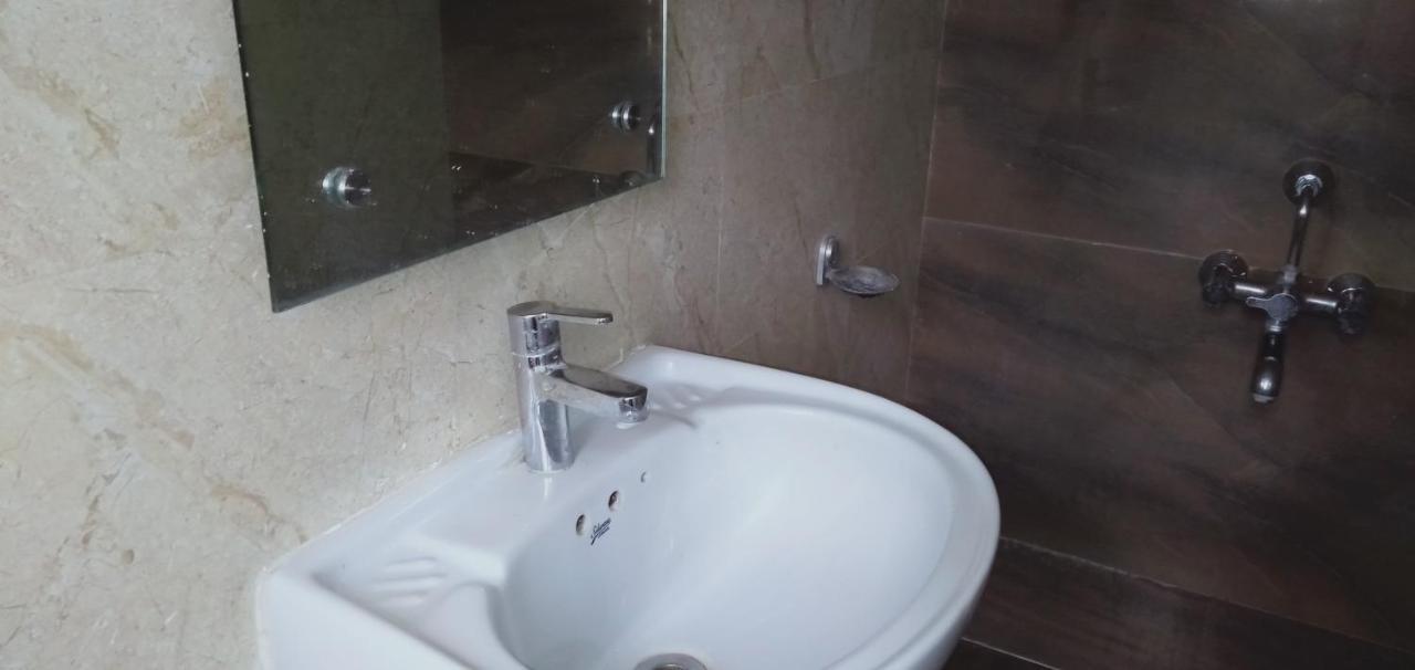 Hotel White House Poona Buitenkant foto