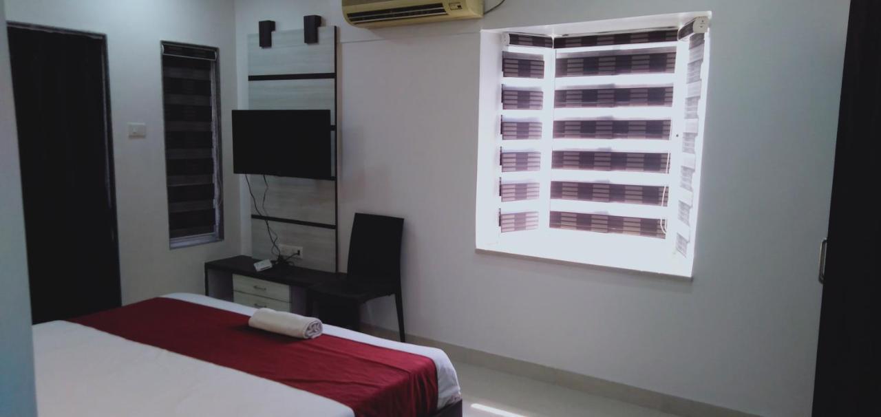 Hotel White House Poona Buitenkant foto