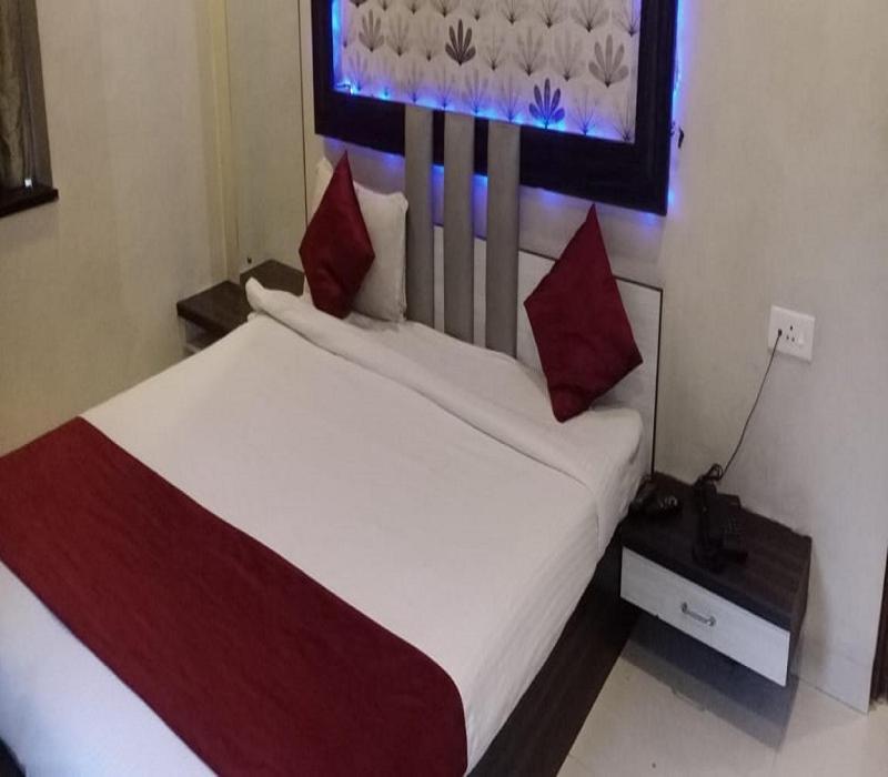Hotel White House Poona Buitenkant foto