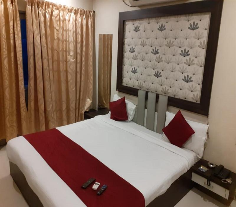 Hotel White House Poona Buitenkant foto