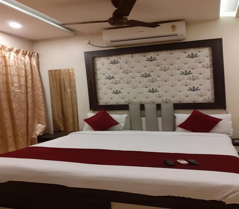 Hotel White House Poona Buitenkant foto